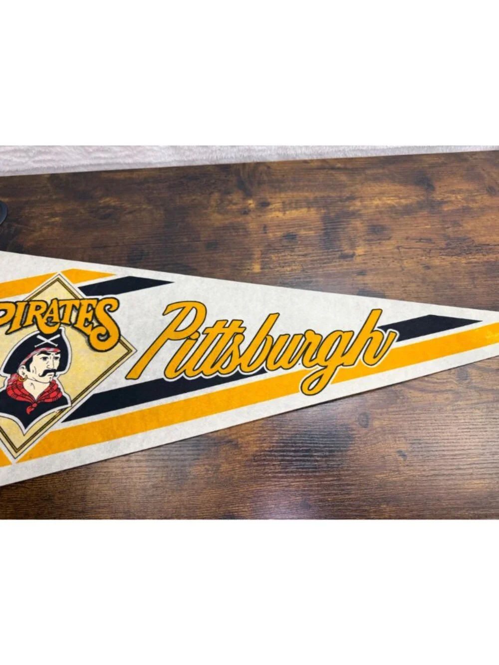 Vintage Pittsburgh Pirates MLB Felt Pennant Logo & Bold Graphics 29.5 inches